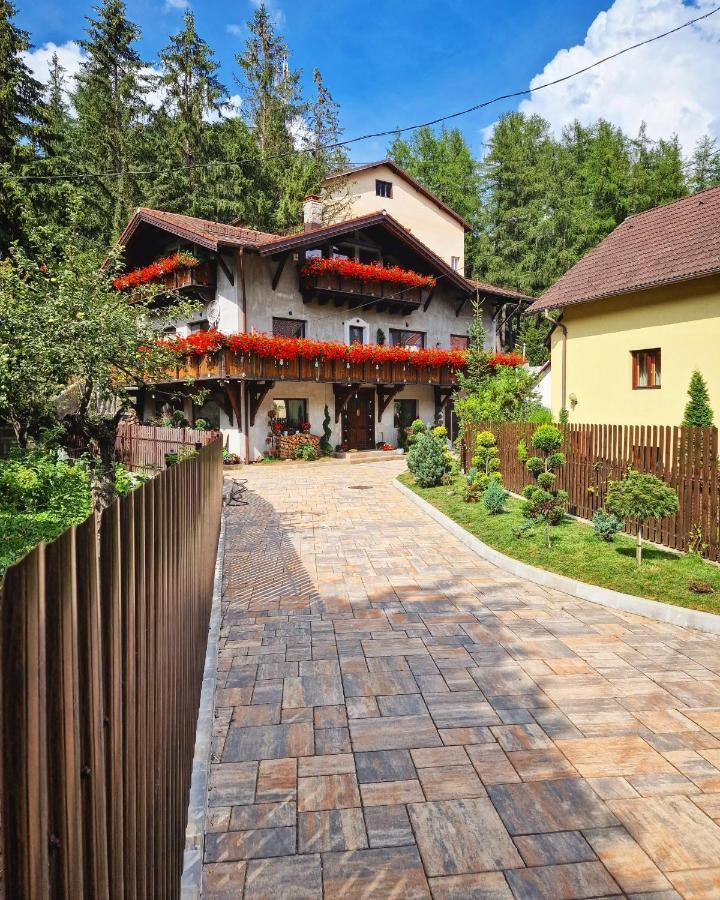 Amor Tirol Busteni (Adults Only) Eksteriør bilde