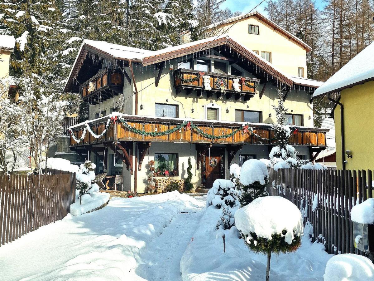 Amor Tirol Busteni (Adults Only) Eksteriør bilde